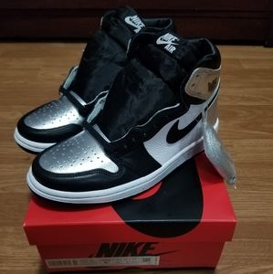(SOLD) Jordan 1 Retro High Silver Toe (W)